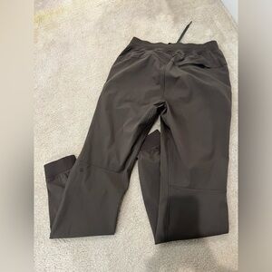 Olive green men’s lululemon joggers